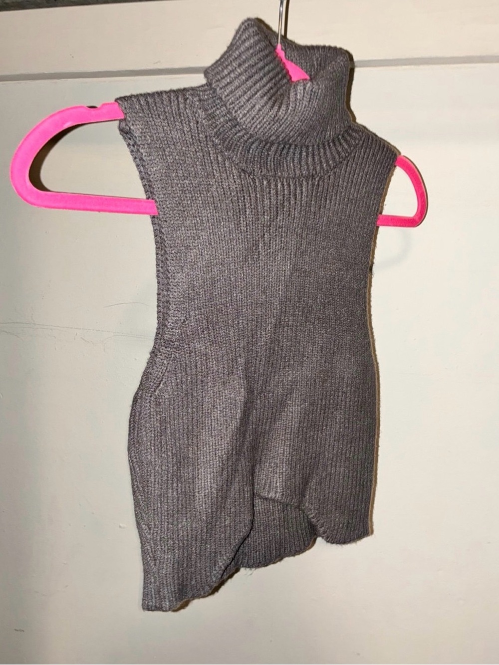 Forever 21 Gray Sleeveless Turtleneck Knit Vest